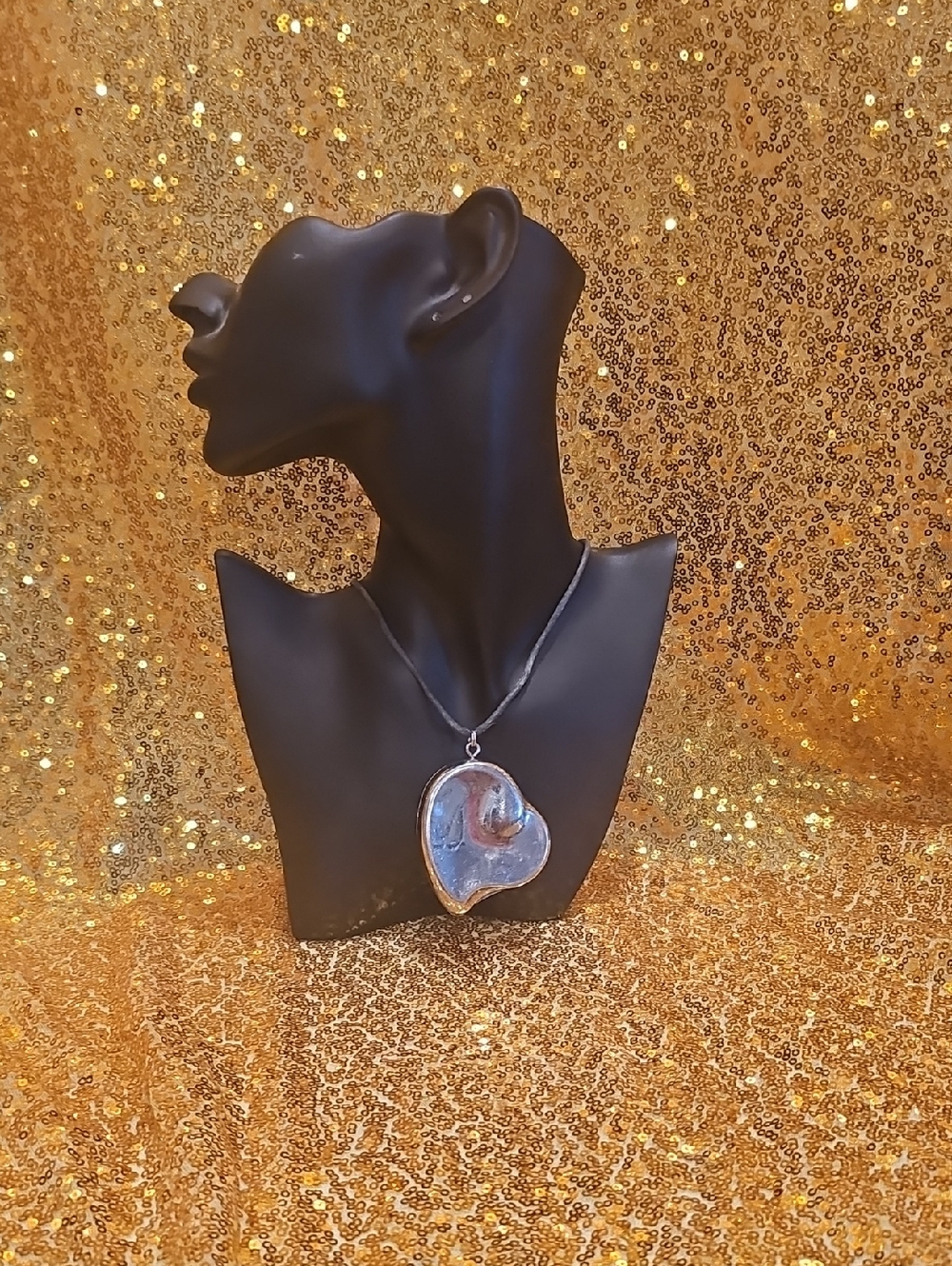 Heart Shaped Necklace Mirror - Picture 2 of 5